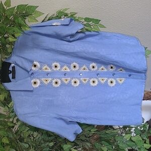 Bob Mackie Wearable Art Short Sleeve Blouse Size M